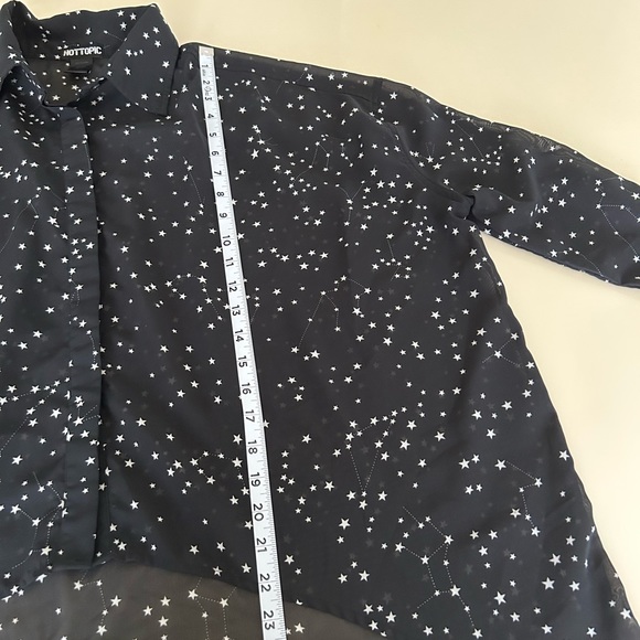 Hot Topic Button Down long sleeve Women Shirt. Oversized. Size SM - Picture 5 of 7